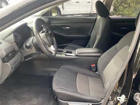 Used 2022 Nissan Sentra SV w/ Trunk Package image 11