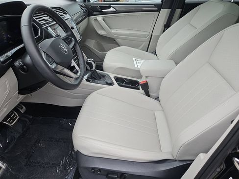Used 2023 Volkswagen Tiguan SE R-Line AWD/4WD image 30