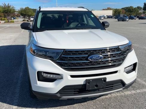 Used 2022 Ford Explorer XLT w/ Equipment Group 202A image 19