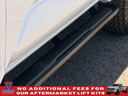 Used 2025 Toyota 4Runner SR5 AWD/4WD image 7