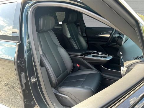 Used 2024 Cadillac Lyriq Tech RWD image 28