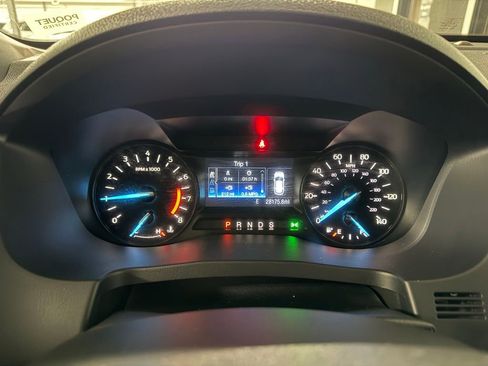 Used 2019 Ford Explorer XLT AWD/4WD image 10