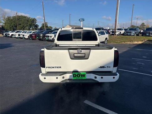 Used 2021 Nissan Frontier SV image 8