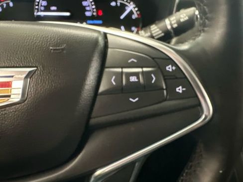 Used 2019 Cadillac XT5 Premium Luxury w/ Driver Assist Package AWD/4WD image 15