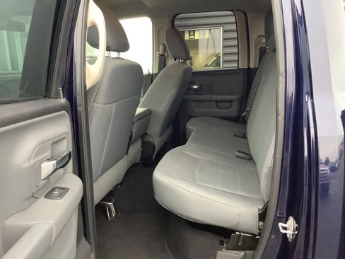 Used 2017 RAM 1500 Classic SLT AWD/4WD image 10