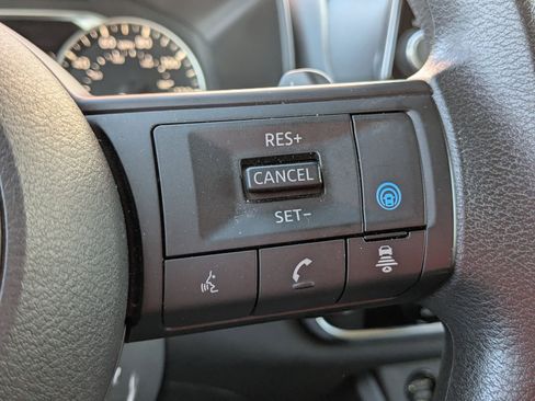 Used 2024 Nissan Rogue SV image 21