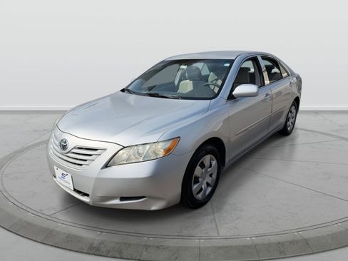 Used 2009 Toyota Camry LE image 3
