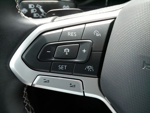 Certified 2024 Volkswagen Atlas SE image 27