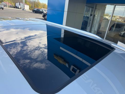 Used 2023 GMC Yukon SLT image 6