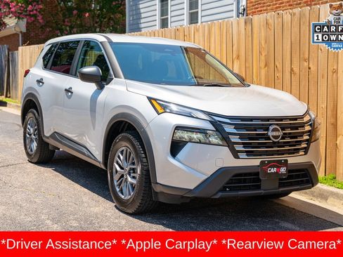 Used 2024 Nissan Rogue S AWD/4WD image 3
