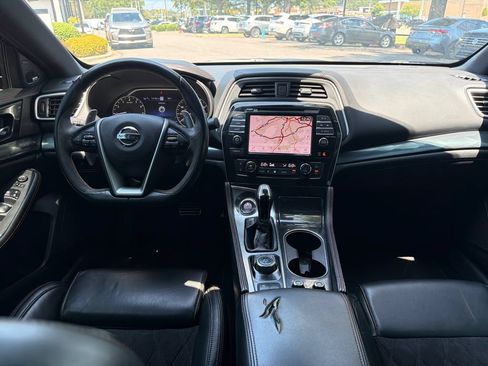 Used 2019 Nissan Maxima SR w/ Premium Package FWD image 2