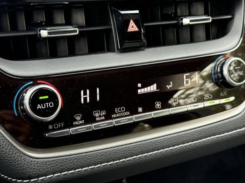 Used 2019 Toyota Corolla XSE image 23