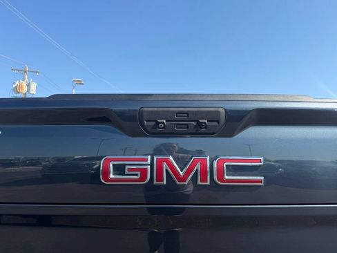Used 2019 GMC Sierra 1500 AT4 w/ AT4 Preferred Package AWD/4WD image 16