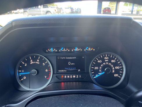 Used 2017 Ford F150 XLT w/ Equipment Group 302A Luxury AWD/4WD image 11