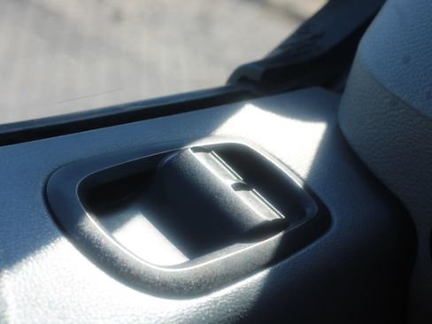 Used 2015 Ford Transit 250 130 Low Roof RWD image 17