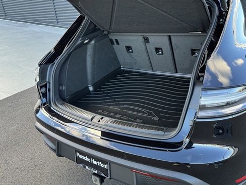 New 2026 Porsche Macan Turbo image 35