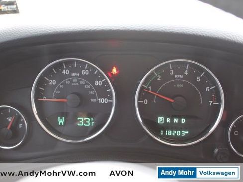 Used 2014 Jeep Wrangler Unlimited Sahara image 33