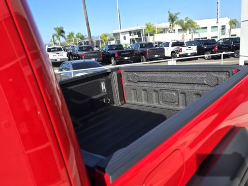 New 2025 Jeep Gladiator Rubicon w/ Technology Group image 19