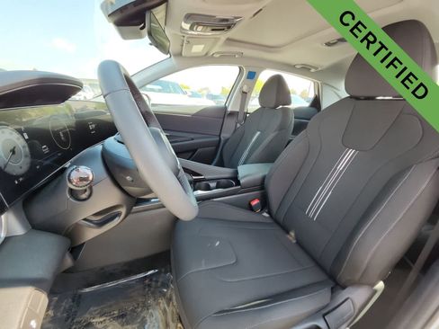 Used 2025 Hyundai Elantra SEL FWD image 15