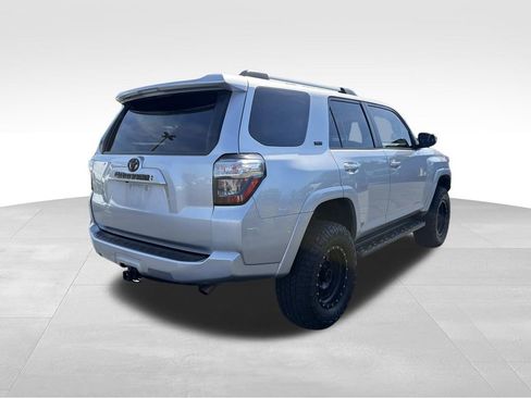 Used 2020 Toyota 4Runner SR5 Premium AWD/4WD image 3