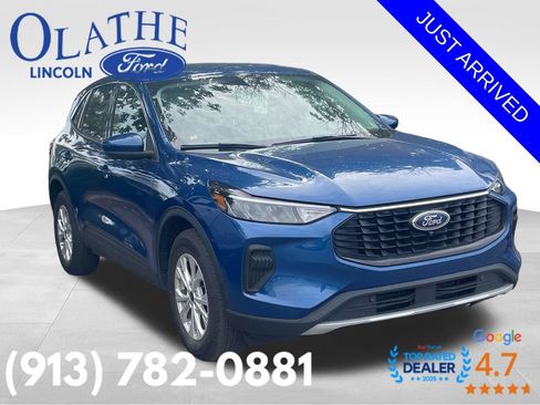 Used 2023 Ford Escape Active w/ Tech Pack #2 AWD/4WD image 2