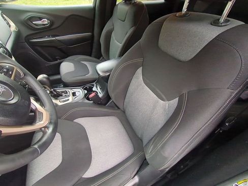 Used 2014 Jeep Cherokee Latitude FWD image 27