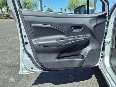 Used 2025 Nissan Versa SV w/ Trunk Package FWD image 20