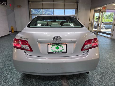 Used 2011 Toyota Camry LE FWD image 8