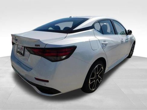 Used 2025 Nissan Sentra SR image 13