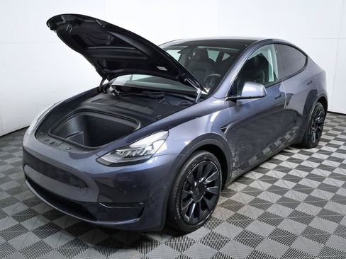 Used 2022 Tesla Model Y Long Range AWD/4WD image 30