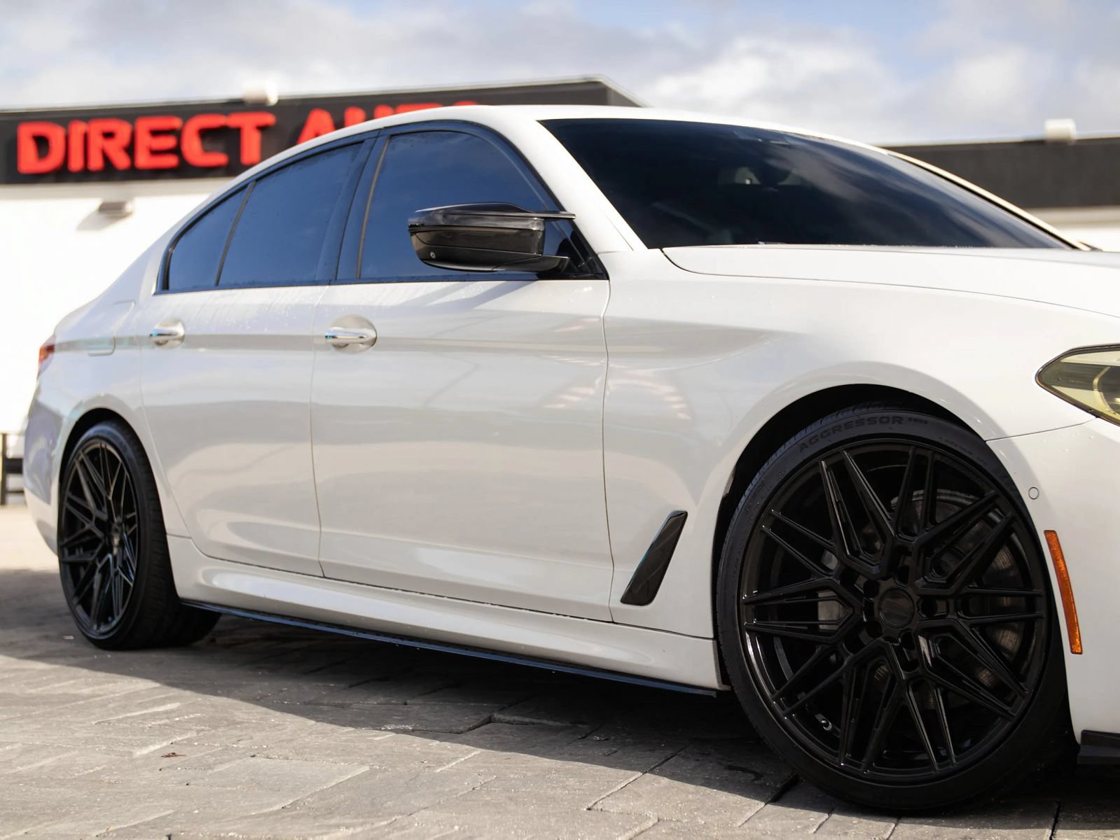 Used 2017 BMW 540i RWD image 2
