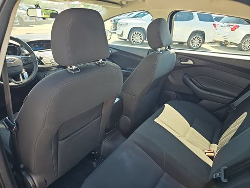 Used 2016 Ford Focus SE FWD image 20