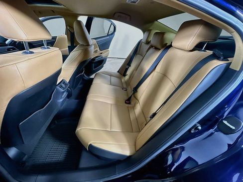 Used 2025 Lexus ES 300h w/ Premium Package FWD image 14