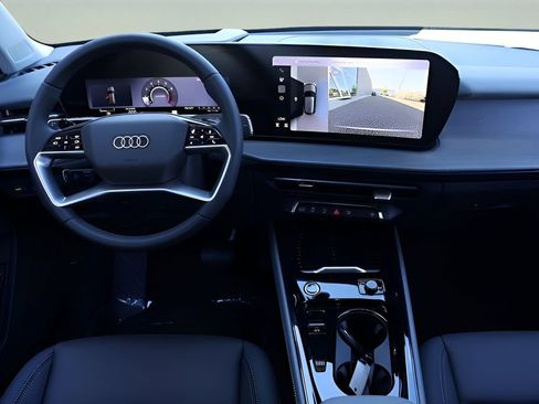 New 2026 Audi Q3 quattro 2.0T w/ Technology Package AWD/4WD image 13
