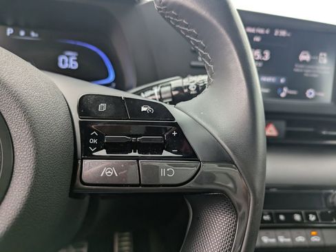 Used 2025 Hyundai Elantra Sport image 20