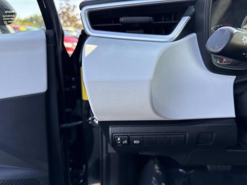 Used 2022 Toyota Corolla SE image 30