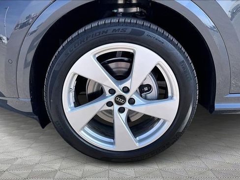 New 2025 Audi Q5 Prestige image 4