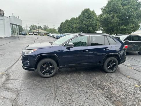Used 2021 Toyota RAV4 XSE w/ XSE Grade Weather Package AWD/4WD image 4
