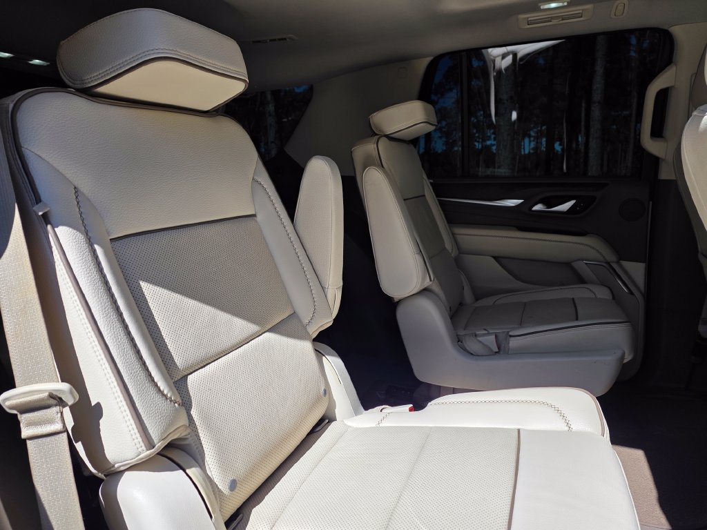 Used 2022 GMC Yukon Denali RWD image 25