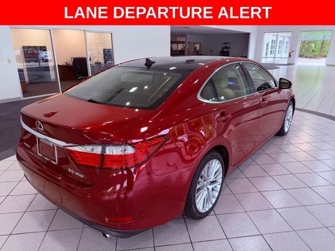 Used 2015 Lexus ES 350 w/ Ultra Luxury Package image 8