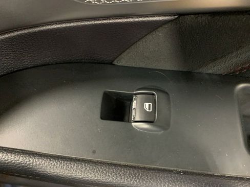 Used 2019 Ford Explorer XLT w/ Equipment Group 202A image 25