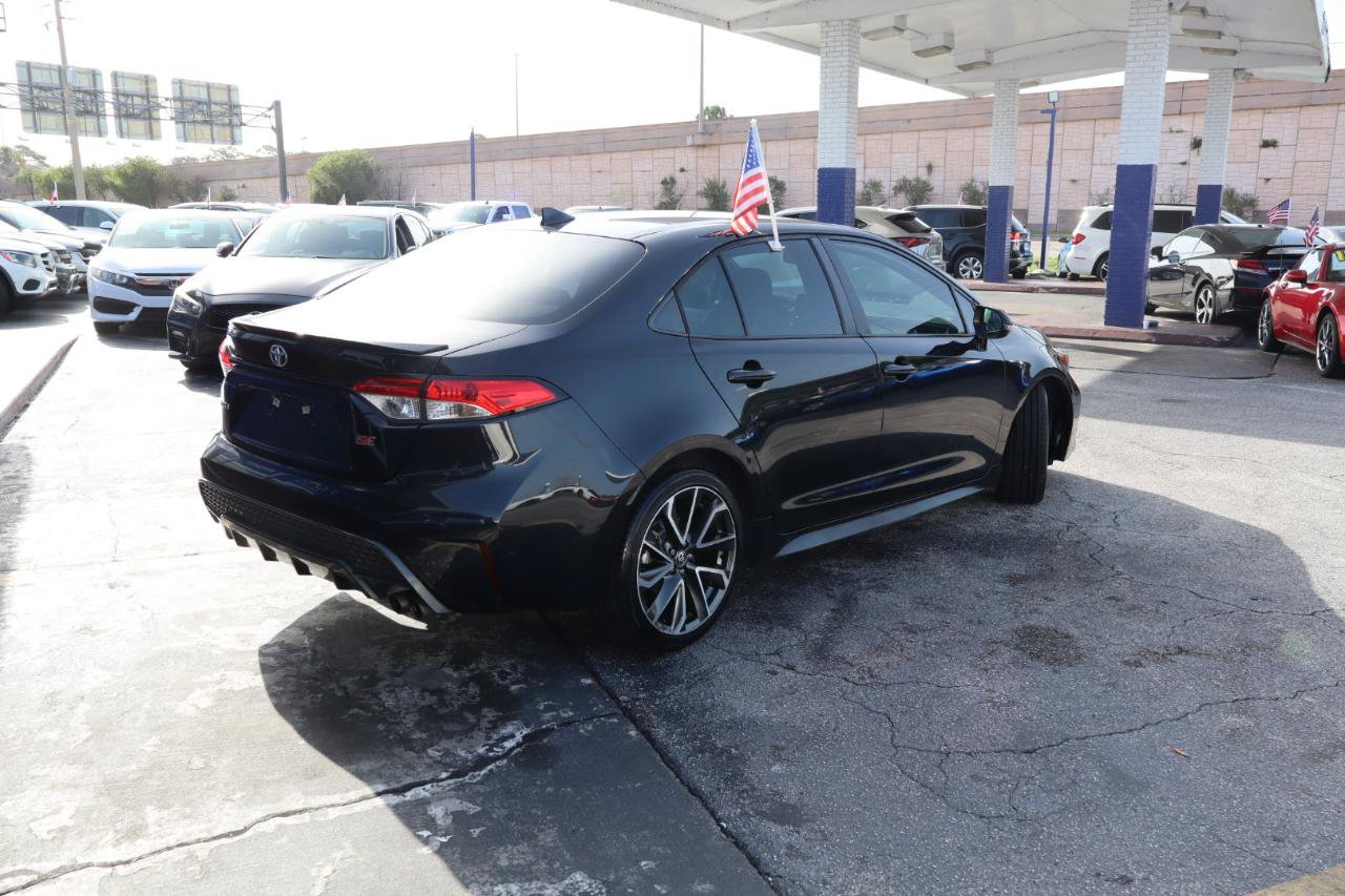 Used 2022 Toyota Corolla SE FWD image 3