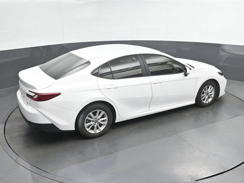 Used 2025 Toyota Camry LE FWD image 28
