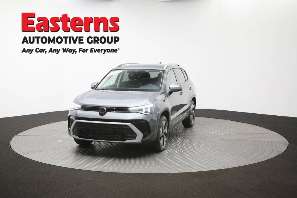 Used 2025 Volkswagen Taos SE AWD/4WD image 54