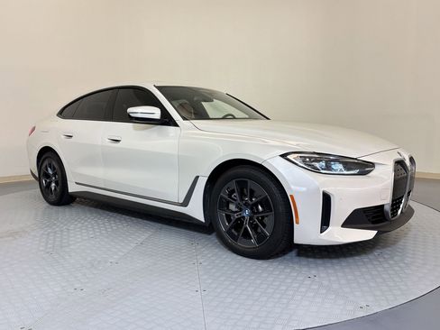 Used 2023 BMW i4 eDrive35 image 7