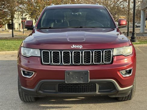 Used 2018 Jeep Grand Cherokee Laredo image 4
