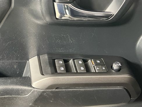 Used 2019 Toyota Tacoma TRD Sport AWD/4WD image 17