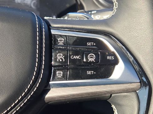 Certified 2025 Jeep Grand Cherokee Overland w/ Adv Protech Group III image 30