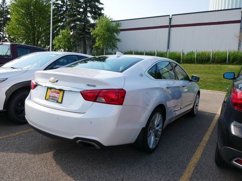 Used 2017 Chevrolet Impala Premier w/ Enhanced Convenience Package FWD image 5