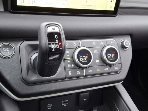 Used 2024 Land Rover Defender 110 S image 19